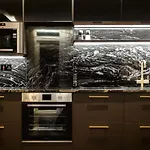 The Acacia, Luxury With Private Balcony + Parking