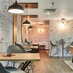 Zeni Ensuite Rooms In Leicester