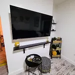 Modern Flat - Leicester City Centre, Sleeps 4 Free Wifi