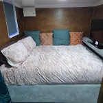 Adorable Private Suite With Free Street Parking