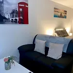 Cosy Studio Apartment With Parking!