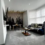 Luxury 2 Bed Duplex Apartment By Yo Room! - Leicester City- Free Parking