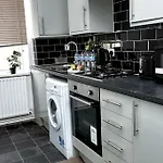 Spacious City Centre 2 Bedroom Apartment - Lt Apartment