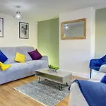 Thurnby Lodge