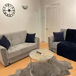 3 Bedrooms Comfortable Home With Jacuzzi Hot Tub Sleeps 10