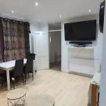 Glenfield Park House