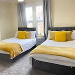 3 Bedrooms Comfortable Home With Jacuzzi Hot Tub Sleeps 10