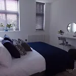 Funky Comfortable Apartments - Leicester