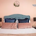 Syster Properties Serviced Accommodation Leicester 5 Bedroom House Glen View