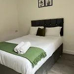 Burleigh House - 3 Bed House