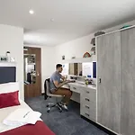 Chic Student Only Rooms At Reynard House