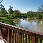 Woodpecker Lodge