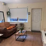 Beautiful 1 Bedroom Maisonette