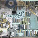 Richard III Luxury Apartment