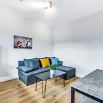 Superb 2 Bedroom Flat Le2, Sleeps Up To 5