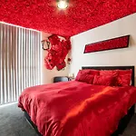 Leicester - Apartment - Sleeps 2 - 97Ws