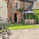 Horseshoe Cottage Farm With Hot Tub