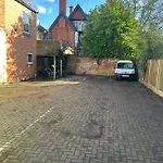 1 Bedroom Flat With Parking