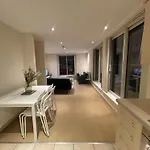 Free Parking Near City Centre & Stadium Sleeps 6-8