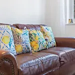 Last-Minute Escape L Modern House Near City Center Sleeps 6 With Free Parking L By Zen Nights Short Lets & Serviced Accommodations