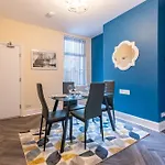2 Bedroom House In The Heart Of Leicester