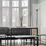 Premium Offers L Last-Minute Escape L On 3-Bed House Near Leicester City Centre L Free Wi-Fi & Parking L Sleeps 6 L Invicta Stays Short Lets & Serviced Accommodations