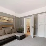 Spacious City Centre Apartment W/ Free Valet Parking