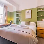 Monthly Discounts,10 Guests, Business