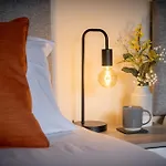 Inspira Stays - Stylish Modern 2 Bedroom House - 7 Mins From M1 - Free Parking - Wifi & Smart Tv
