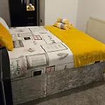 Deluxe Apartment Sleeps Up To 6