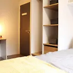 For Students Only Four And Five Bed Non-Ensuites At Regents Court In Leicester