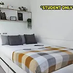 Zeni Ensuite Rooms In Leicester