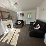 Hinckley Home Sleeps 5 Complete House