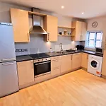 Luxury City Centre Apartment- Free Parking