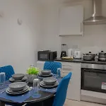 2Br-Sleeps5-Citycentre-Ws98