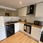 Rentals Leicester 4 - Free Street Parking