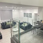 Private Two Bedroom Deluxe Apartment Leicester With Large Garden And Free Parking
