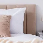 Cozy Nook-Hot Tub, Sleeps 8, Free Parking, Netflix