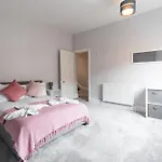 Spacious Victorian For 10 Across Royal Infirmary With Free Parking