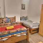 Cosy Split-Level 2 Bed Apartment