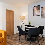 Aurum - Stylish 1-Bed Apartment 6