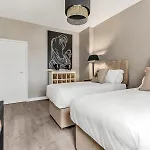 The Arden At Signature Suites