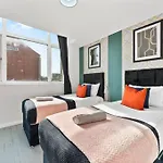 Large Central Leicester Apartment