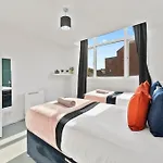 Large Central Leicester Apartment