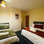 Cosy 2 Bedroom House In Leicester- Entire House, Sleeps 5