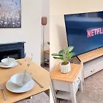 Luxury Family Apartment- Close To Leicester University