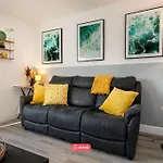Last-Minute Specials L 2 Bedroom Modern Apartment For 6 Guests In City Centre With Free Parking By Oak Stays Short Lets & Serviced Accommodatins