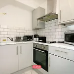 Last-Minute Specials L 2 Bedroom Modern Apartment For 6 Guests In City Centre With Free Parking By Oak Stays Short Lets & Serviced Accommodatins