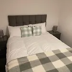 Hometel Digs Large Detached Spacious Comfy Home