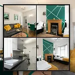 30Nights Reserve L 3 Bedroom Modern Apartment For 6 Guests In City Centre With Free Parking By Oak Stays Short Lets & Serviced Accommodatins